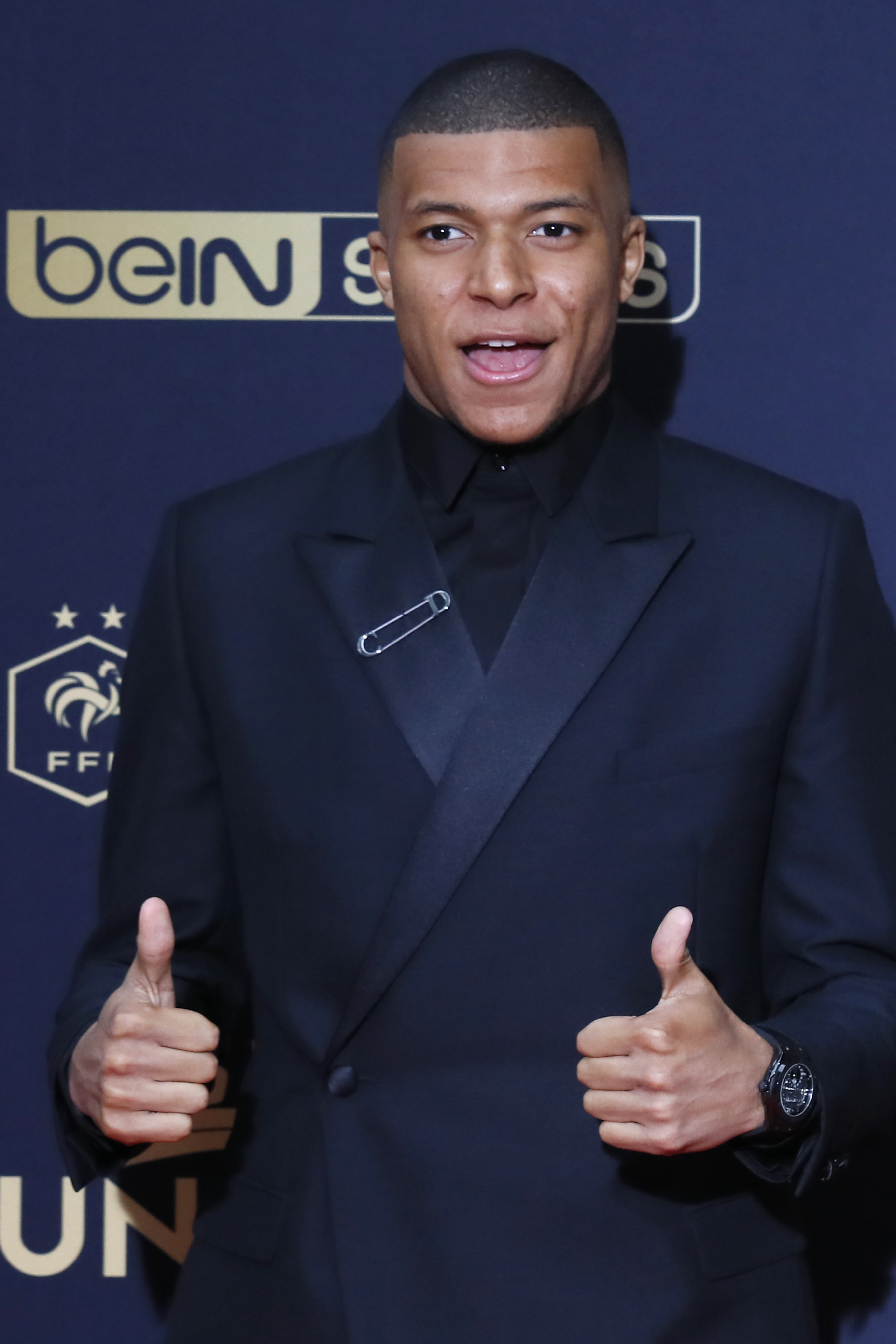 让他以替补 让他以替补